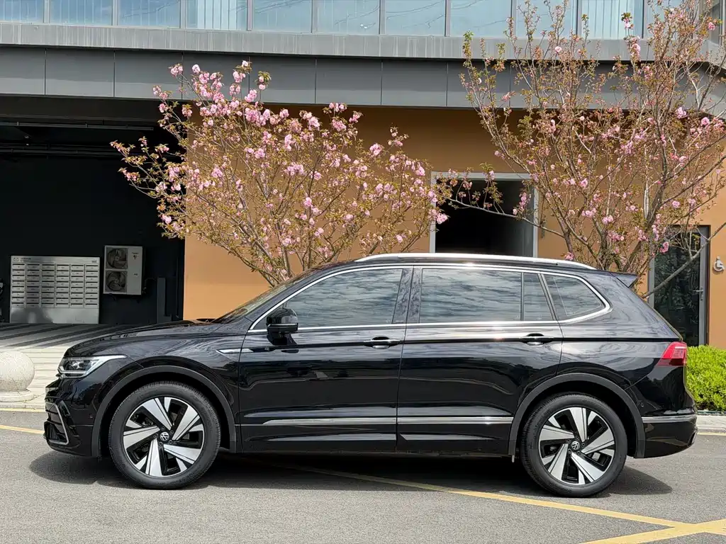 Volkswagen Tiguan L 2023