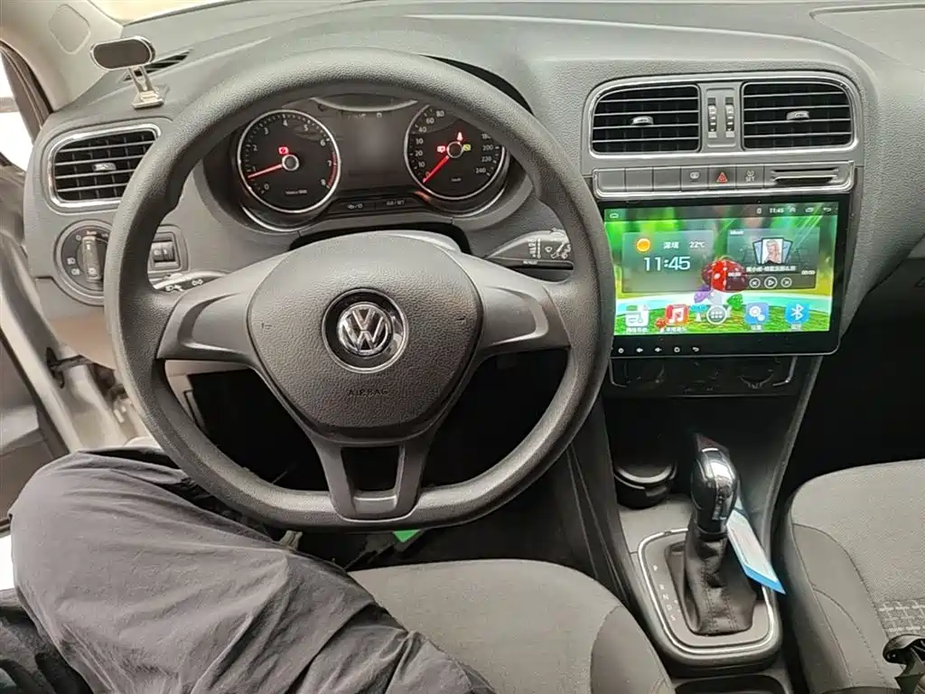 Volkswagen Polo 2016 — фото 10
