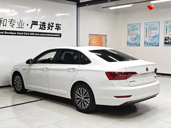 Volkswagen Sagitar 2019
