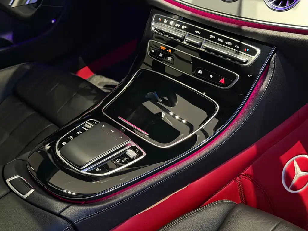 Mercedes-Benz E-Class 2022 — фото 16