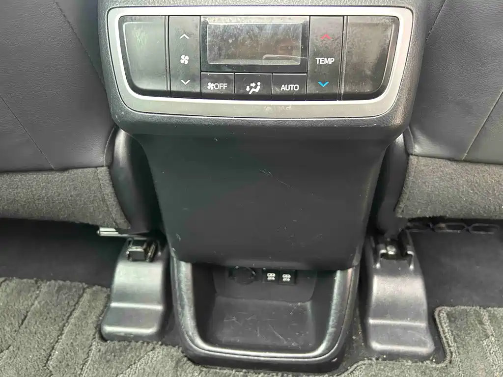 Toyota Highlander 2020 — фото 15