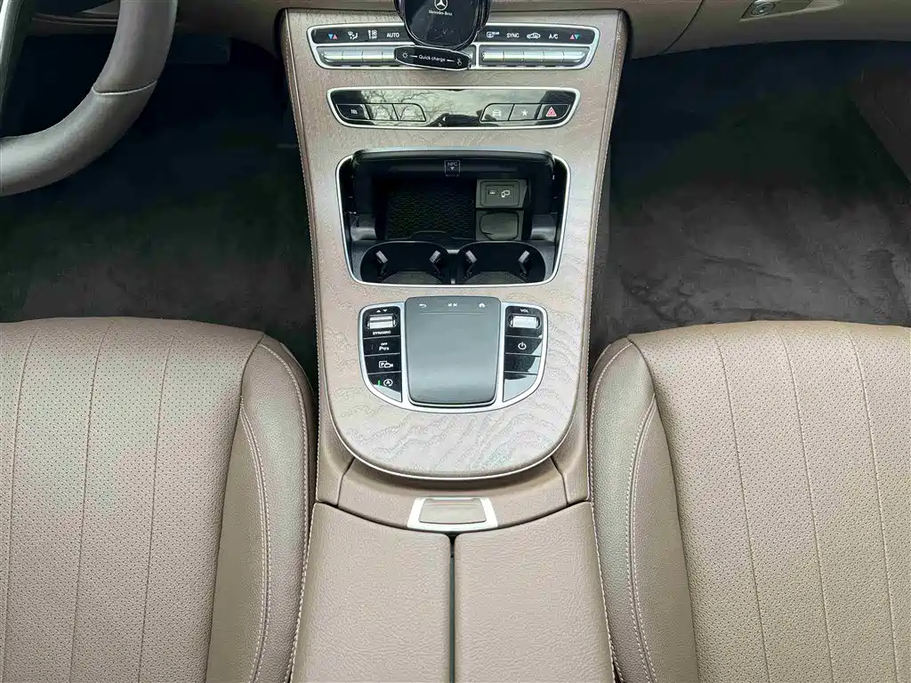 Mercedes-Benz E-Class 2022 — фото 20