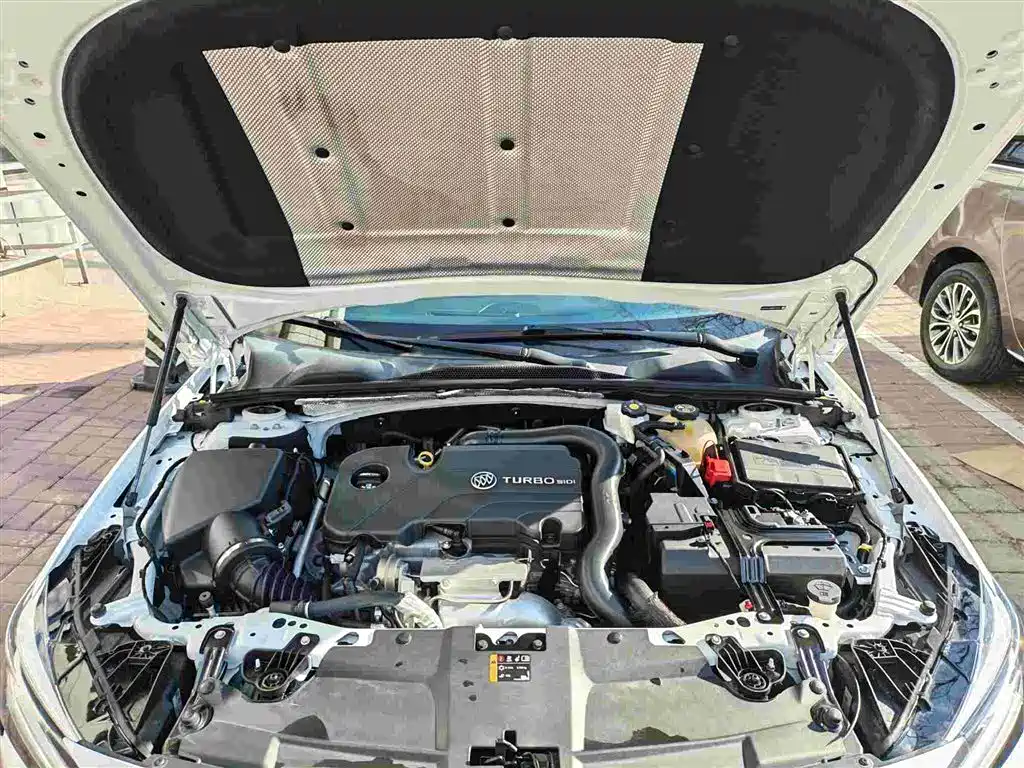 Buick Regal 2022 — фото 11