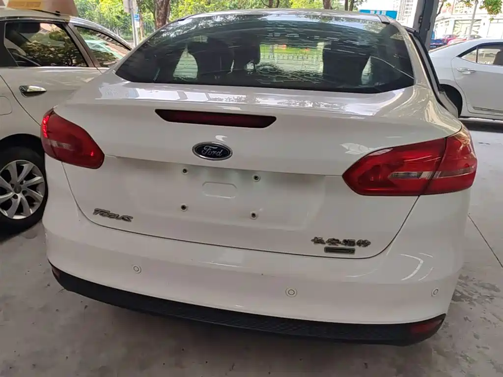 Ford Focus 2016 — фото 6