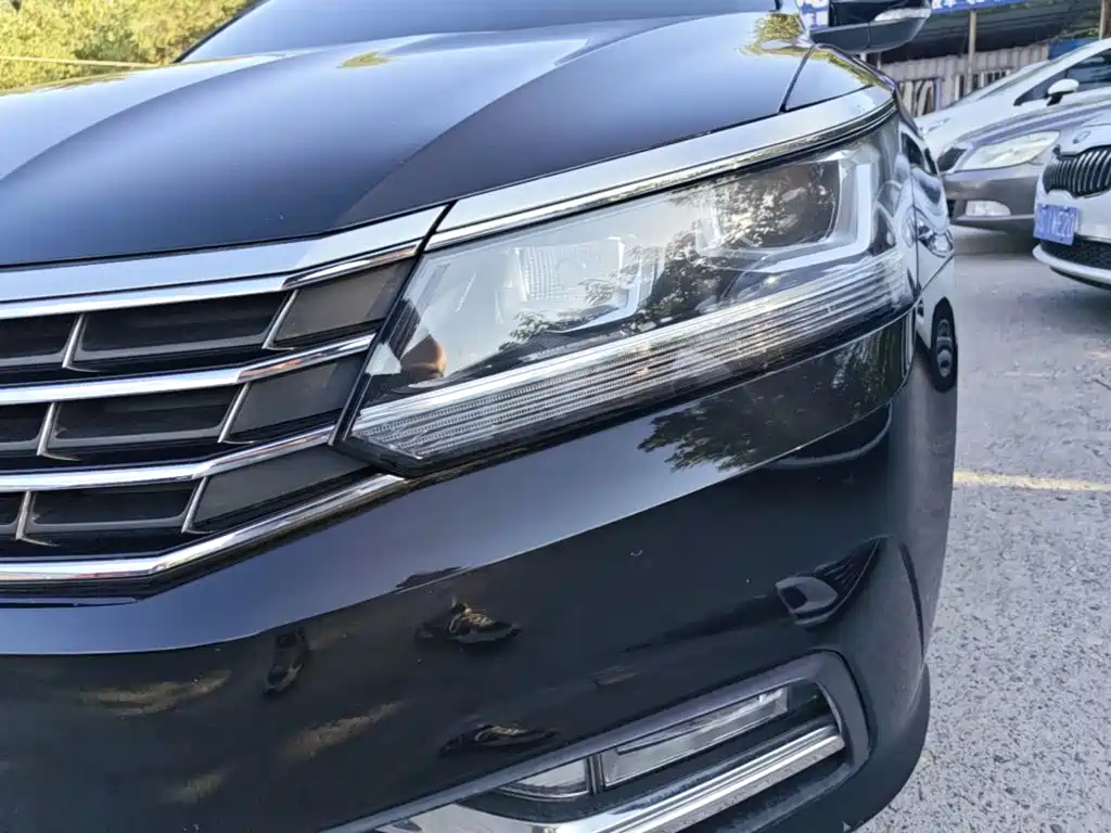 Volkswagen Passat 2018 — фото 24