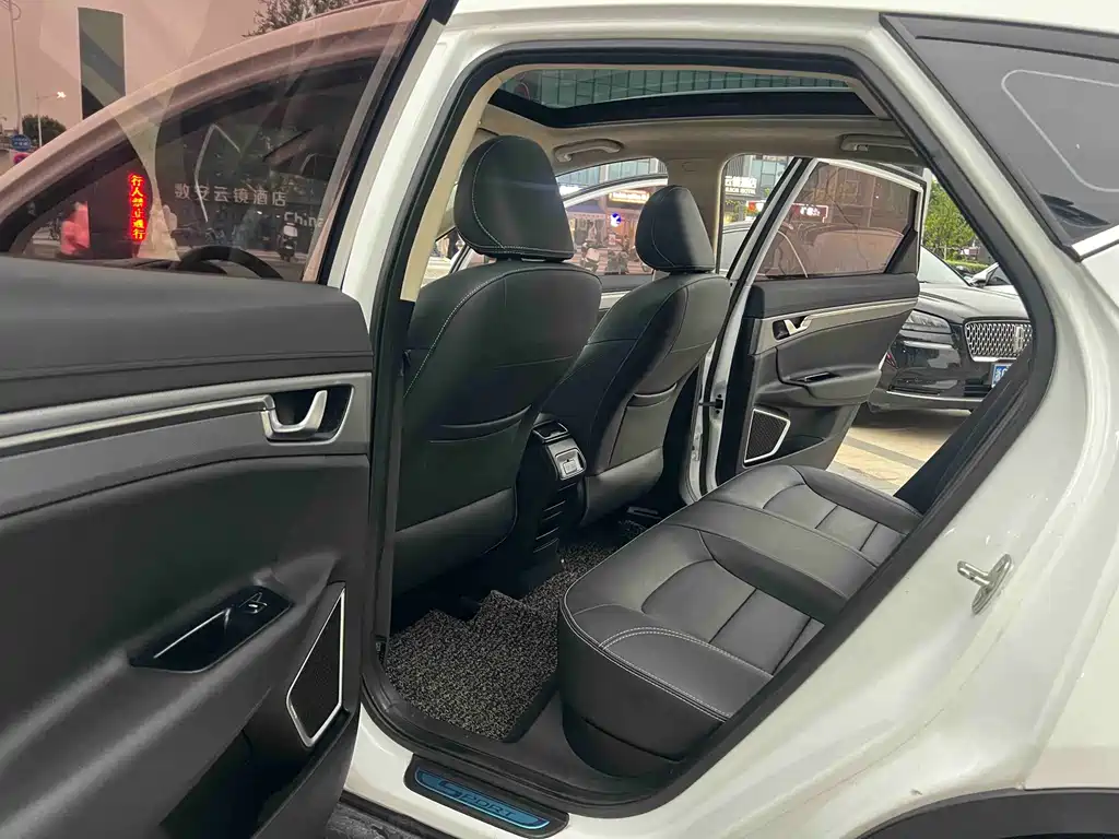 Geely Emgrand GS 2019 — фото 10