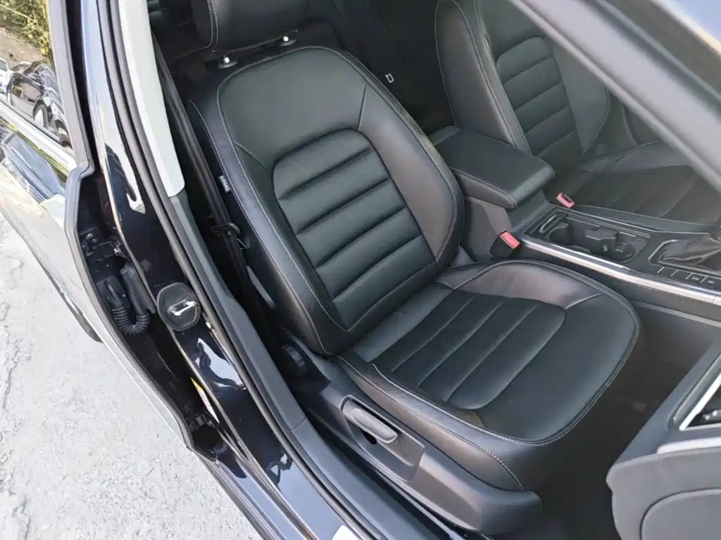 Volkswagen Passat 2018 — фото 25