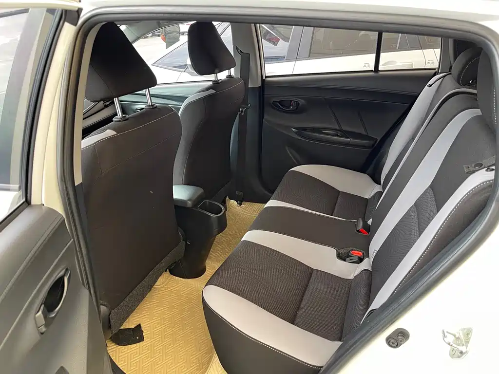 Toyota Yaris L 2020 — фото 9