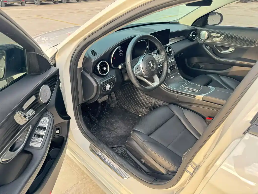 Mercedes-Benz C-Class 2021