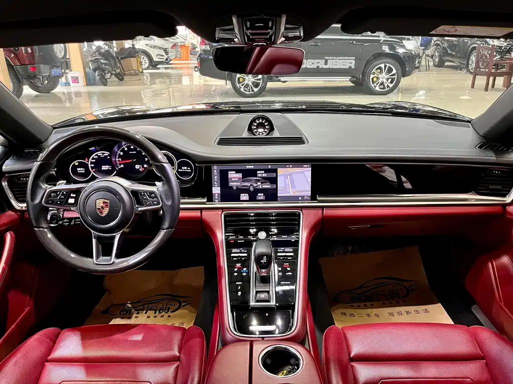 Porsche Panamera 2018 — фото 10