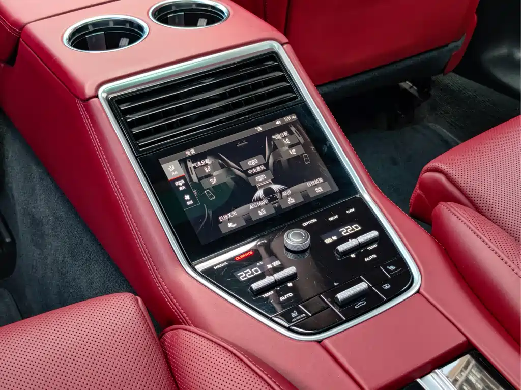 Porsche Panamera 2019 — фото 14