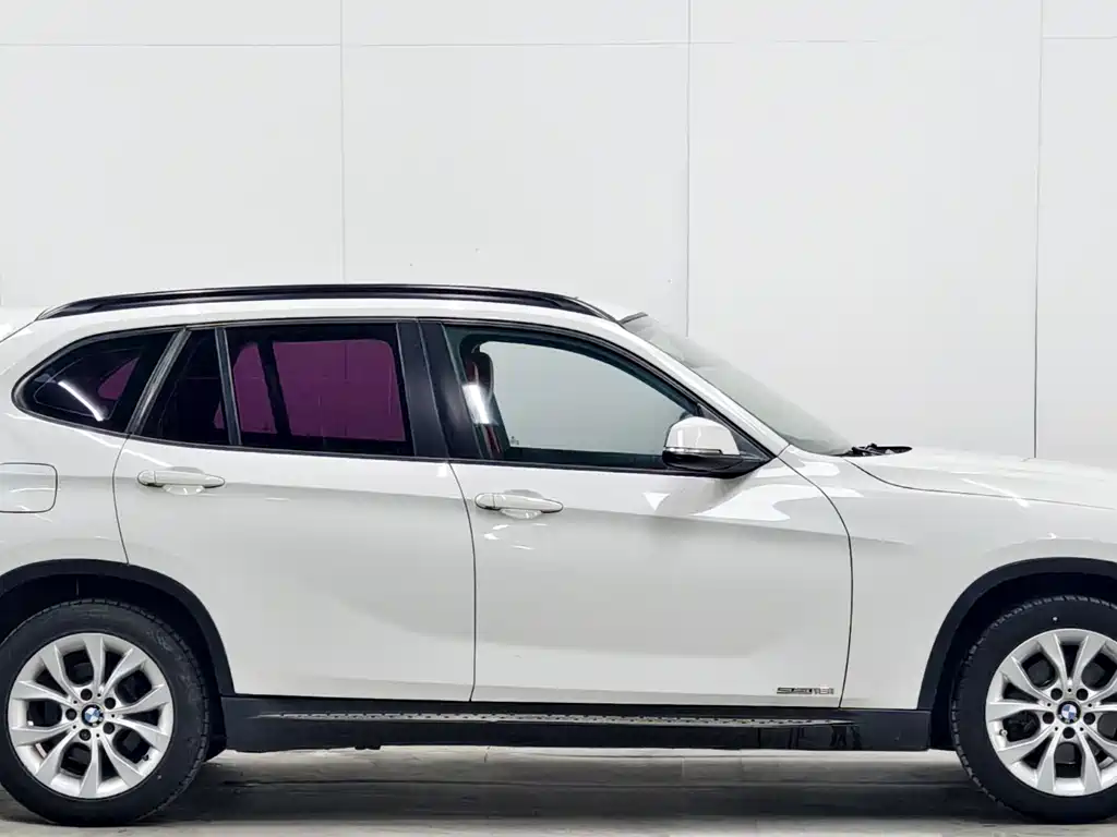 BMW X1 2014 — фото 8