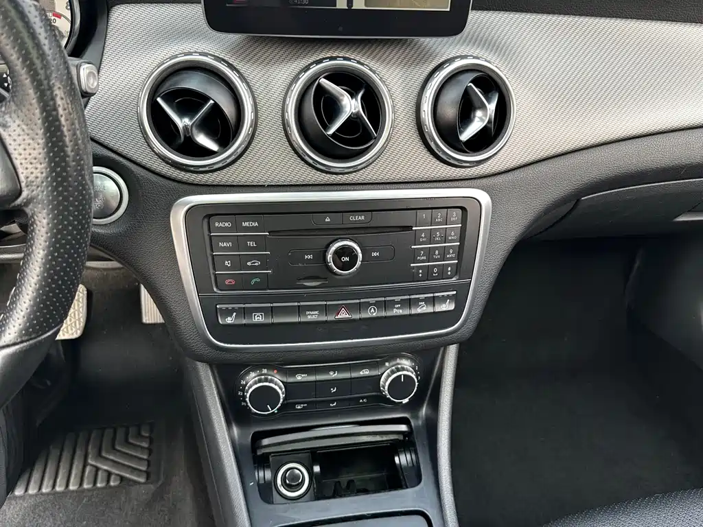 Mercedes-Benz GLA 2017 — фото 13