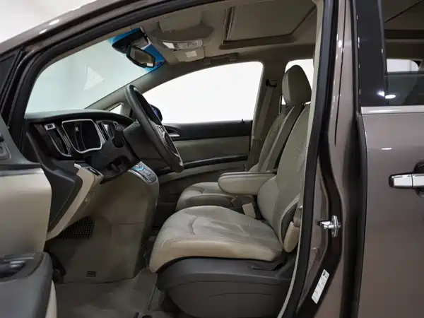 Buick GL8 2013