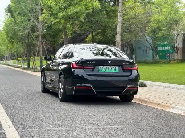 BMW i3 2024