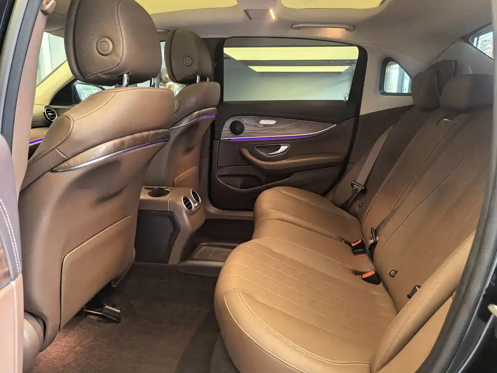 Mercedes-Benz E-Class 2020 — фото 16
