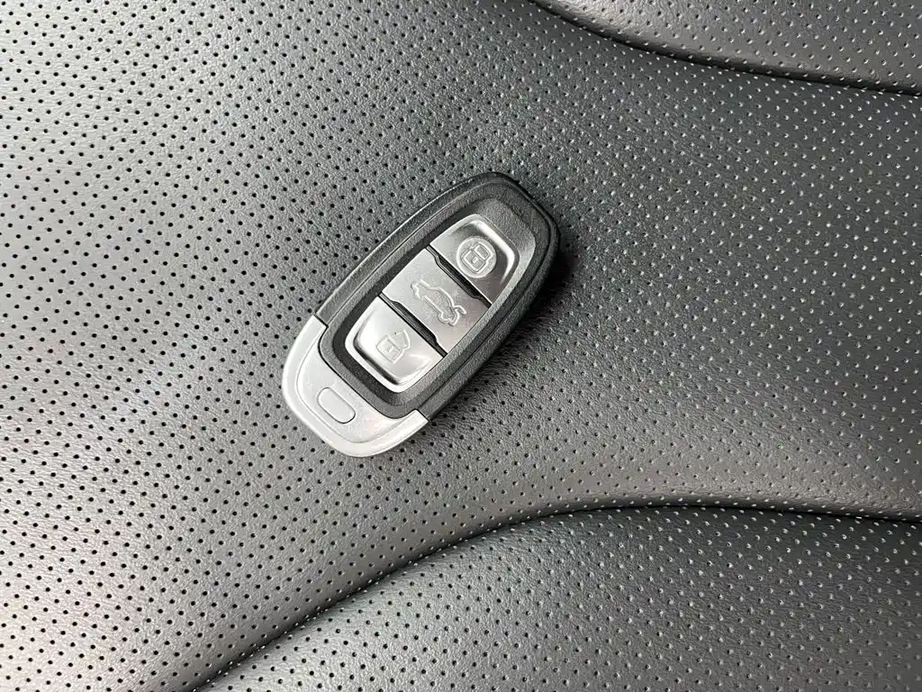 Hongqi E-QM5 2023 — фото 9