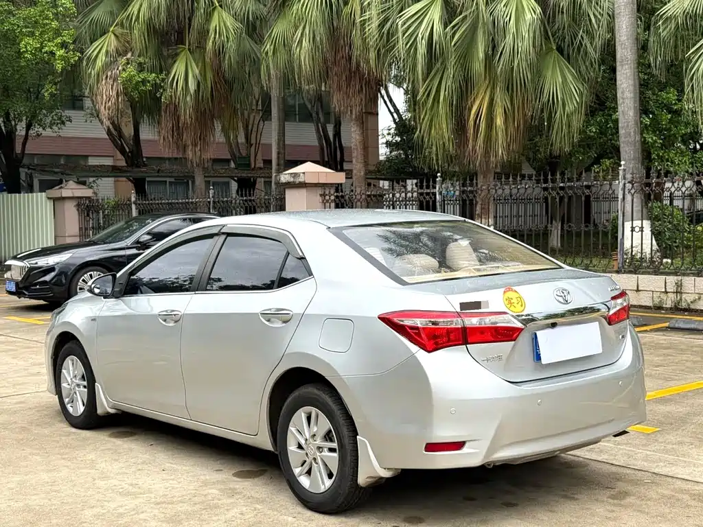 Toyota Corolla 2015 — фото 8