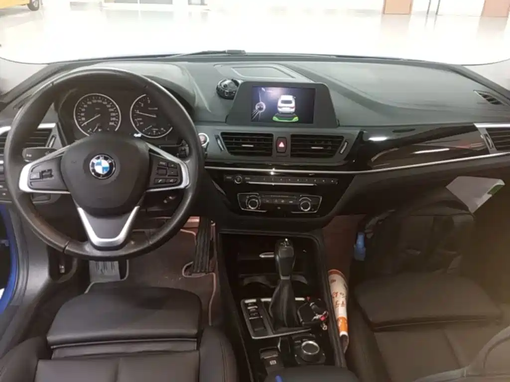 BMW 1 Series 2017 — фото 10