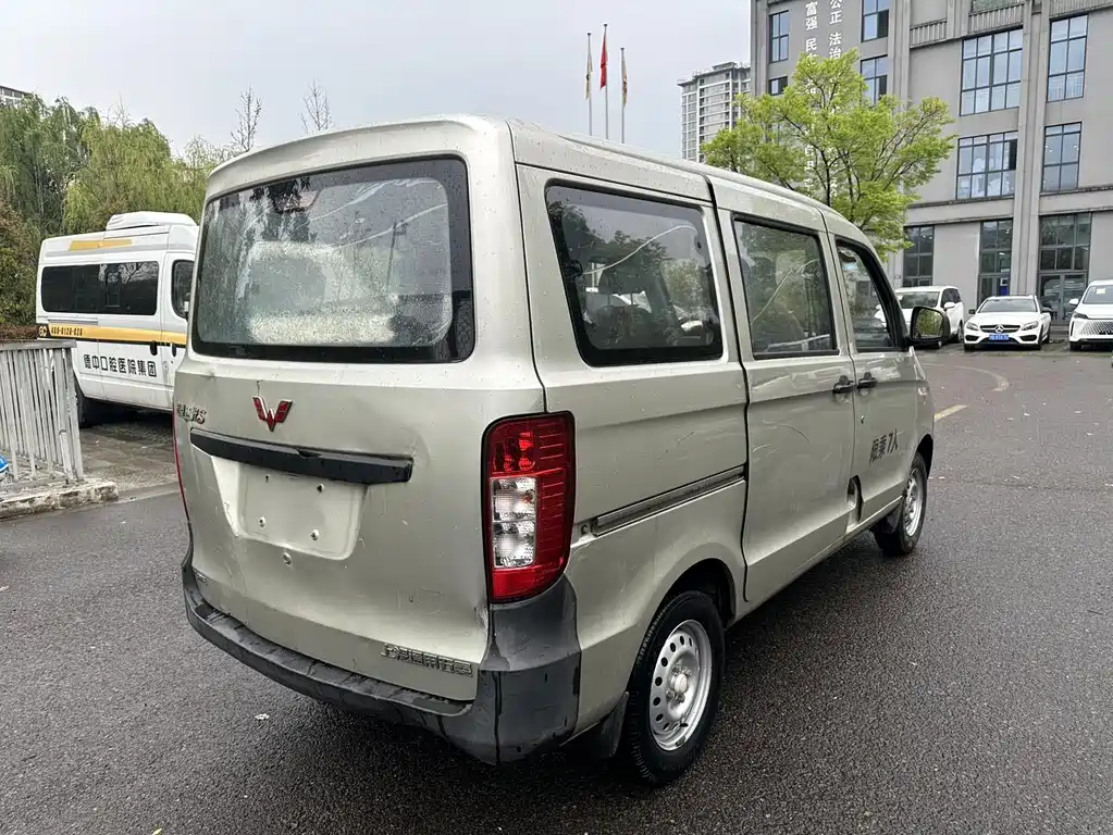 Wuling Zhiguang 2015 — фото 10