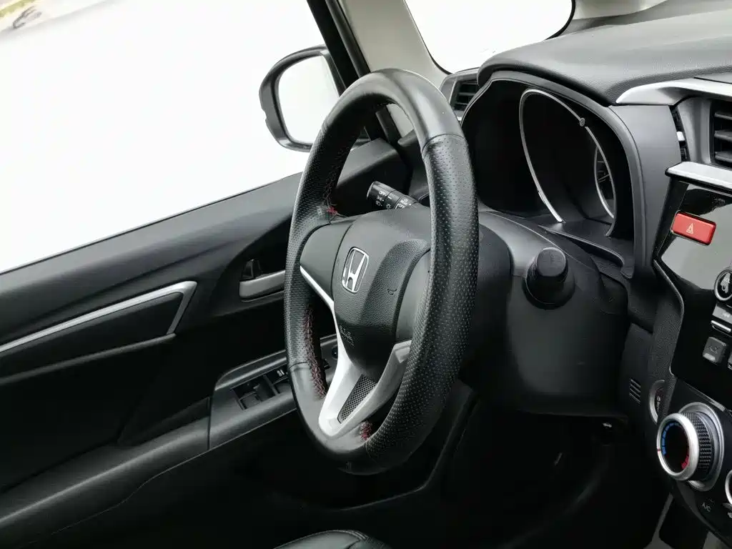 Honda Fit 2015 — фото 22