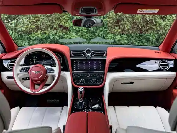 Bentley Bentayga 2024