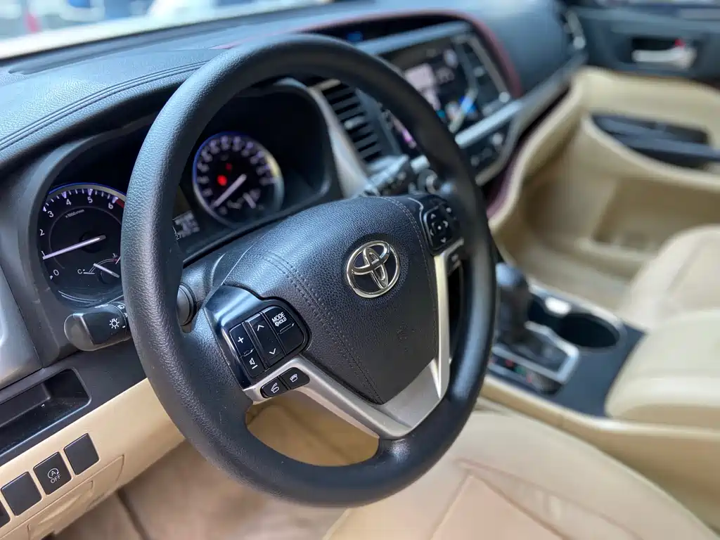 Toyota Highlander 2017 — фото 5