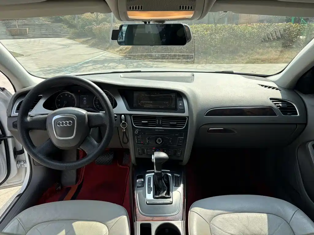 Audi A4L 2010