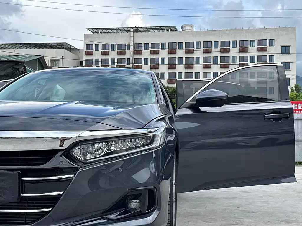 Honda Accord 2022 — фото 18