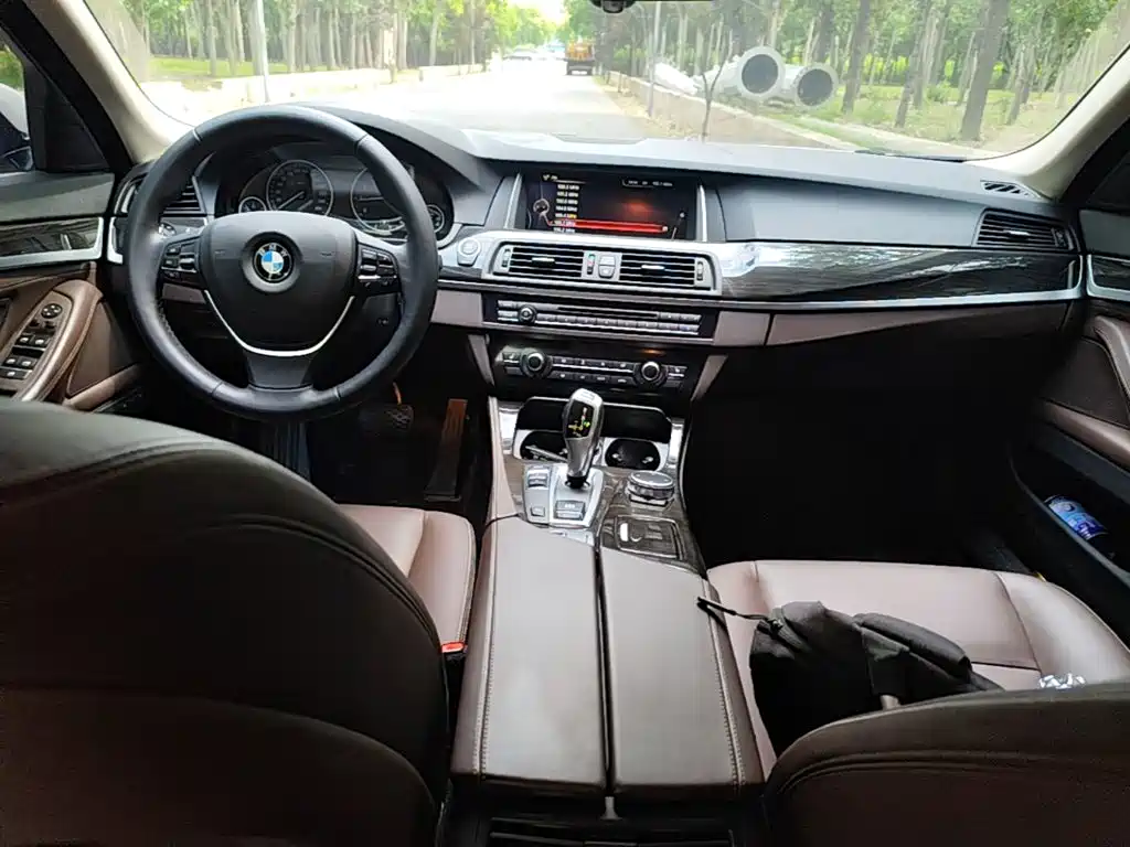 BMW 5 Series 2016 — фото 6