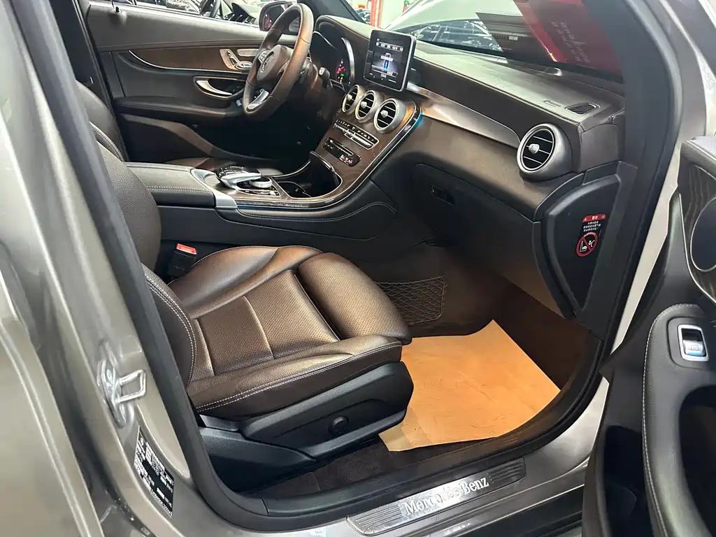 Mercedes-Benz GLC 2019 — фото 17