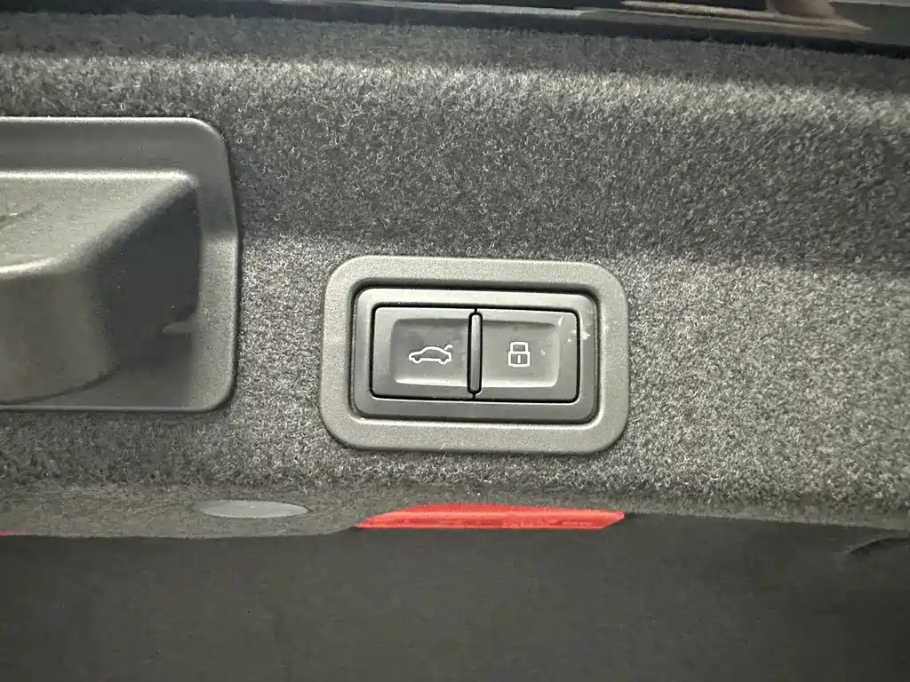 Audi A6L 2023 — фото 17