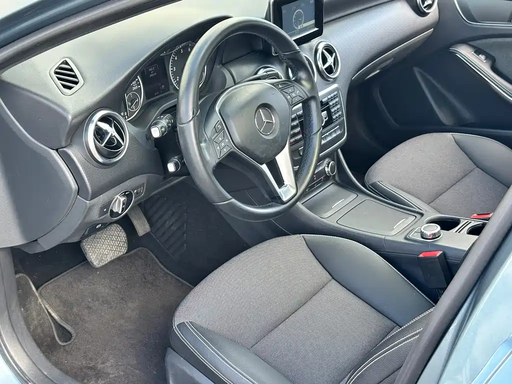 Mercedes-Benz A-Class 2014 — фото 18