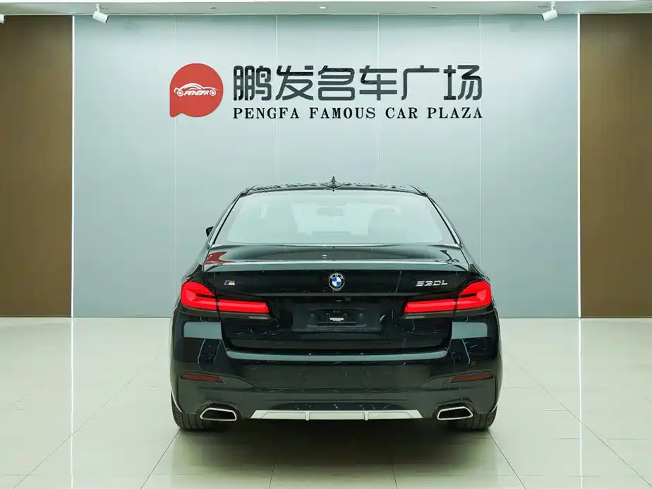 BMW 5 Series 2023 — фото 19