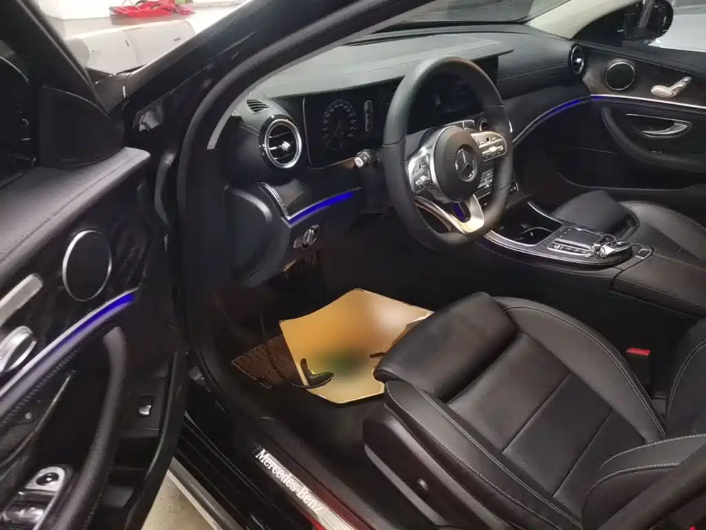 Mercedes-Benz E-Class 2019 — фото 16