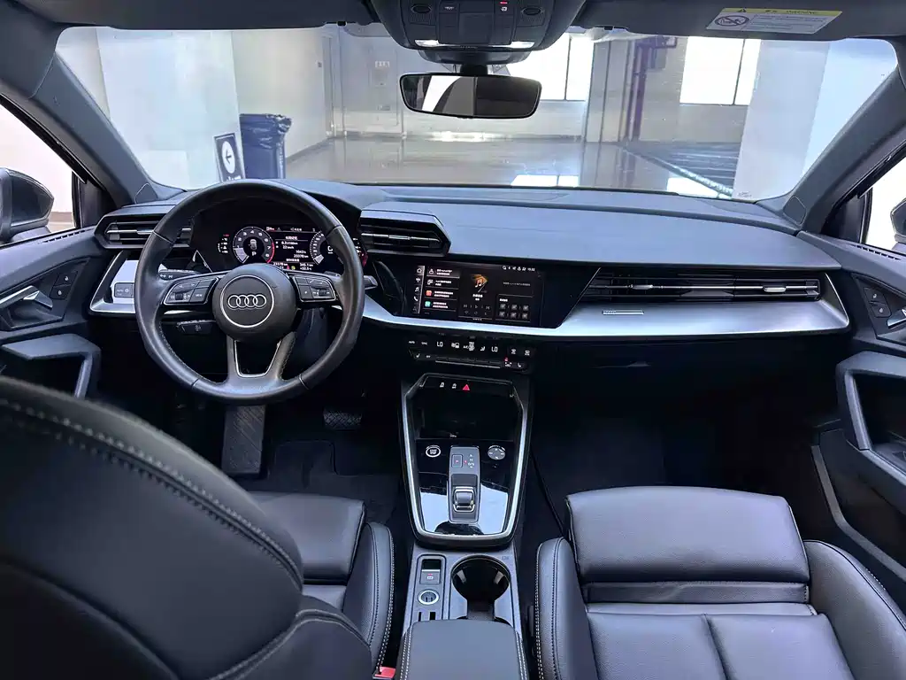 Audi A3 2023 — фото 17