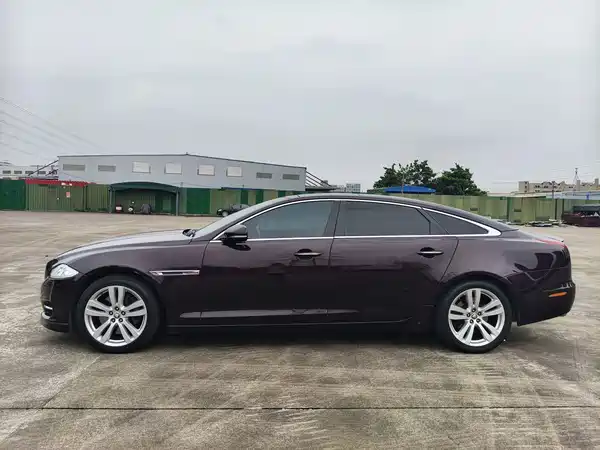 Jaguar XJ 2012