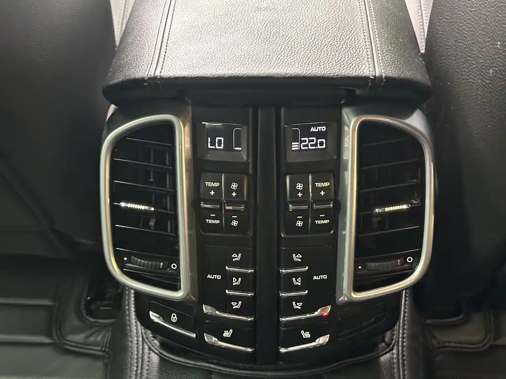 Porsche Cayenne 2015 — фото 22