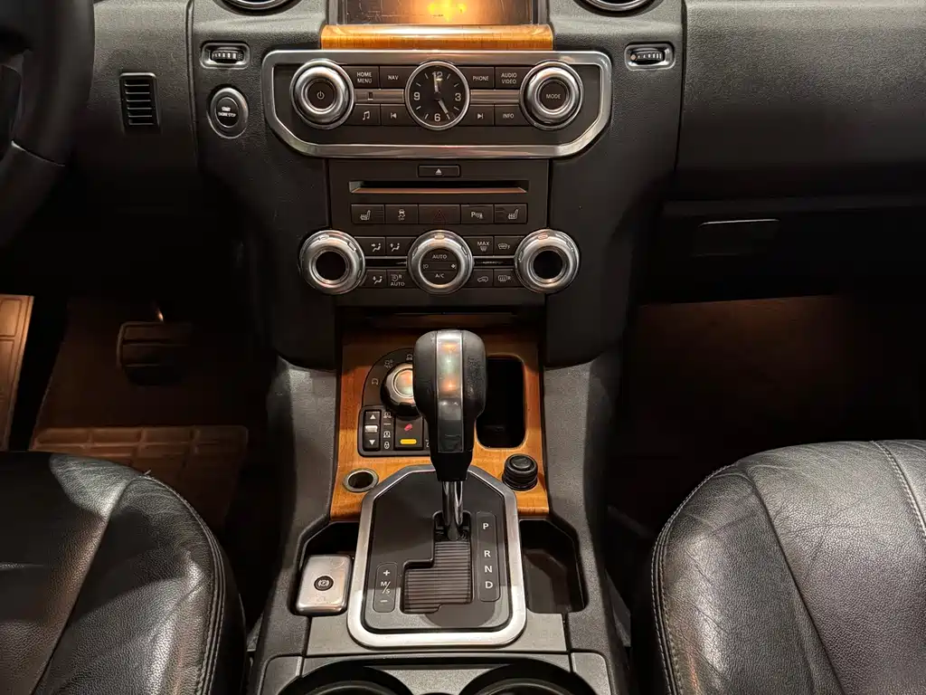 Land Rover Discovery 2012 — фото 15