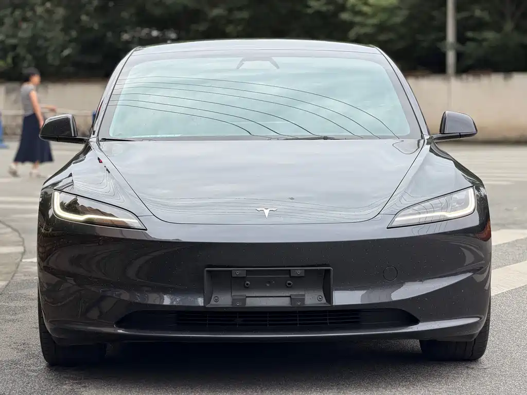 Tesla Model 3 2025 — фото 2