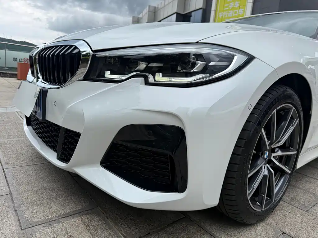 BMW 3 Series 2021 — фото 13