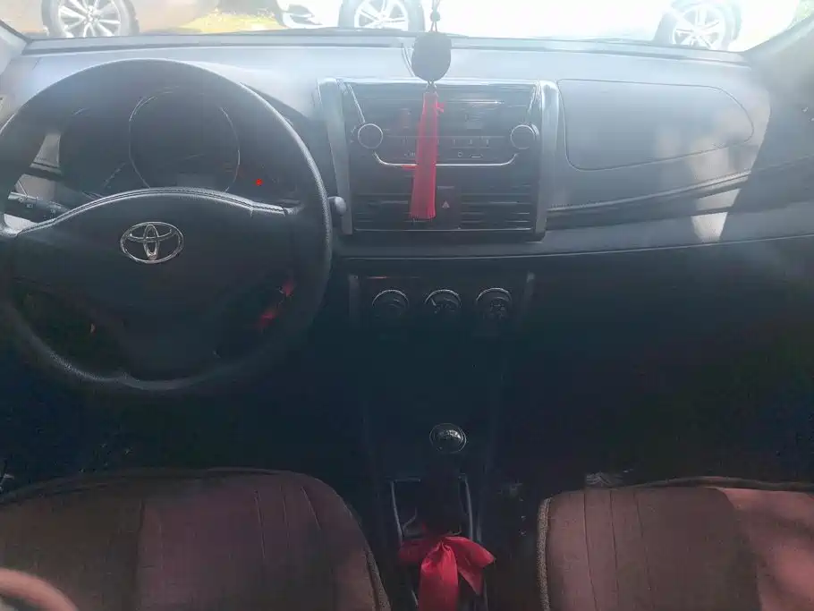 Toyota Vios 2015 — фото 12