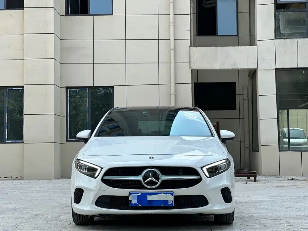Mercedes-Benz A-Class 2022 — фото 2