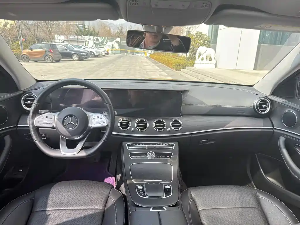 Mercedes-Benz E-Class 2019 — фото 22