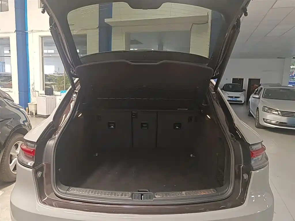 Porsche Macan 2020 — фото 19