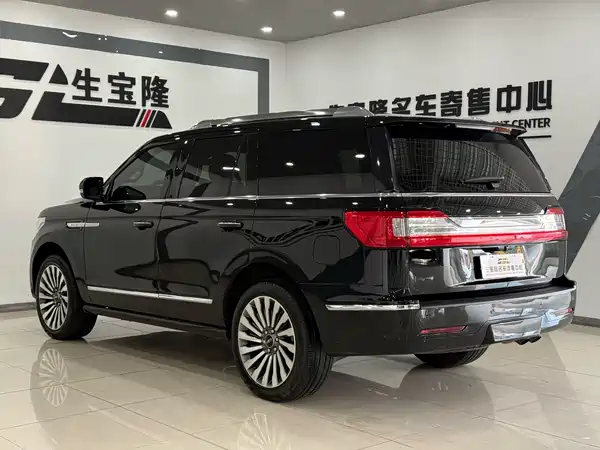 Lincoln Navigator 2021
