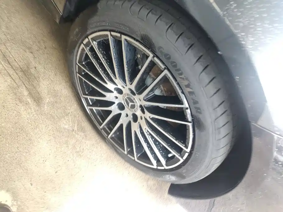 Mercedes-Benz C-Class 2024