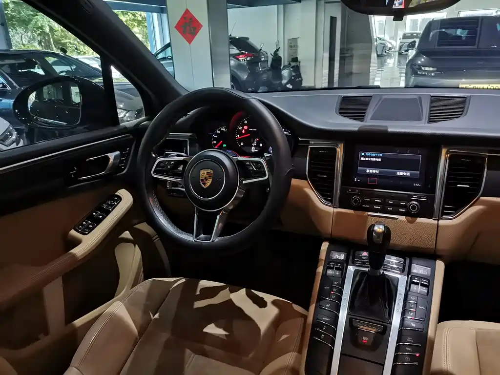 Porsche Macan 2016 — фото 11