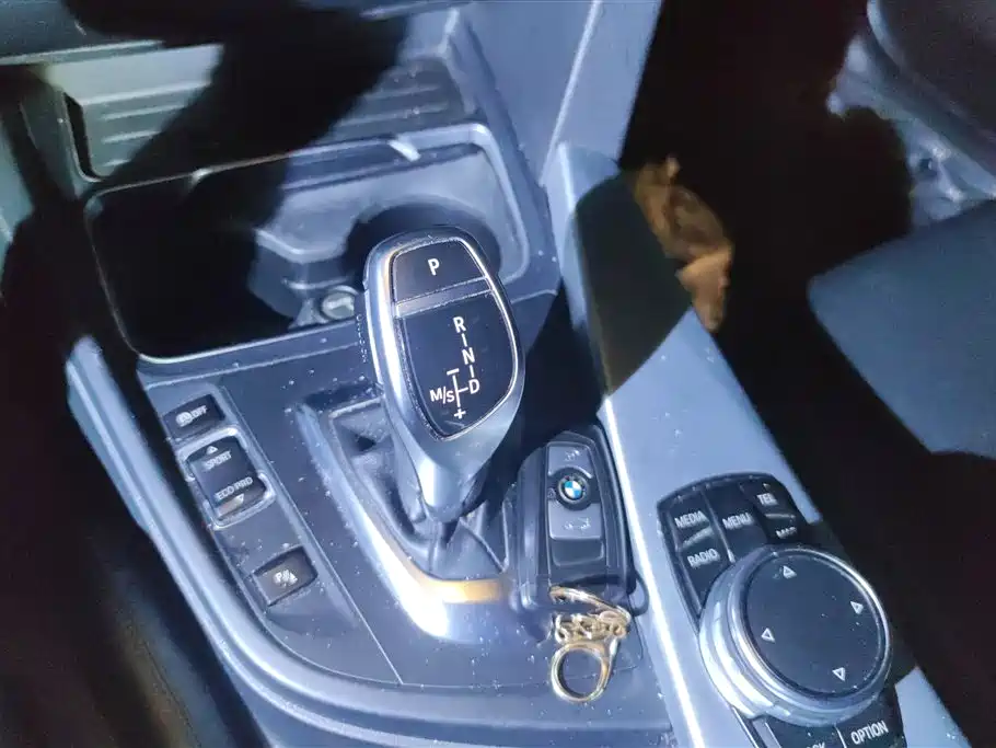 BMW 3 Series 2015 — фото 16