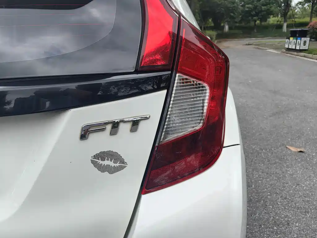 Honda Fit 2017 — фото 16